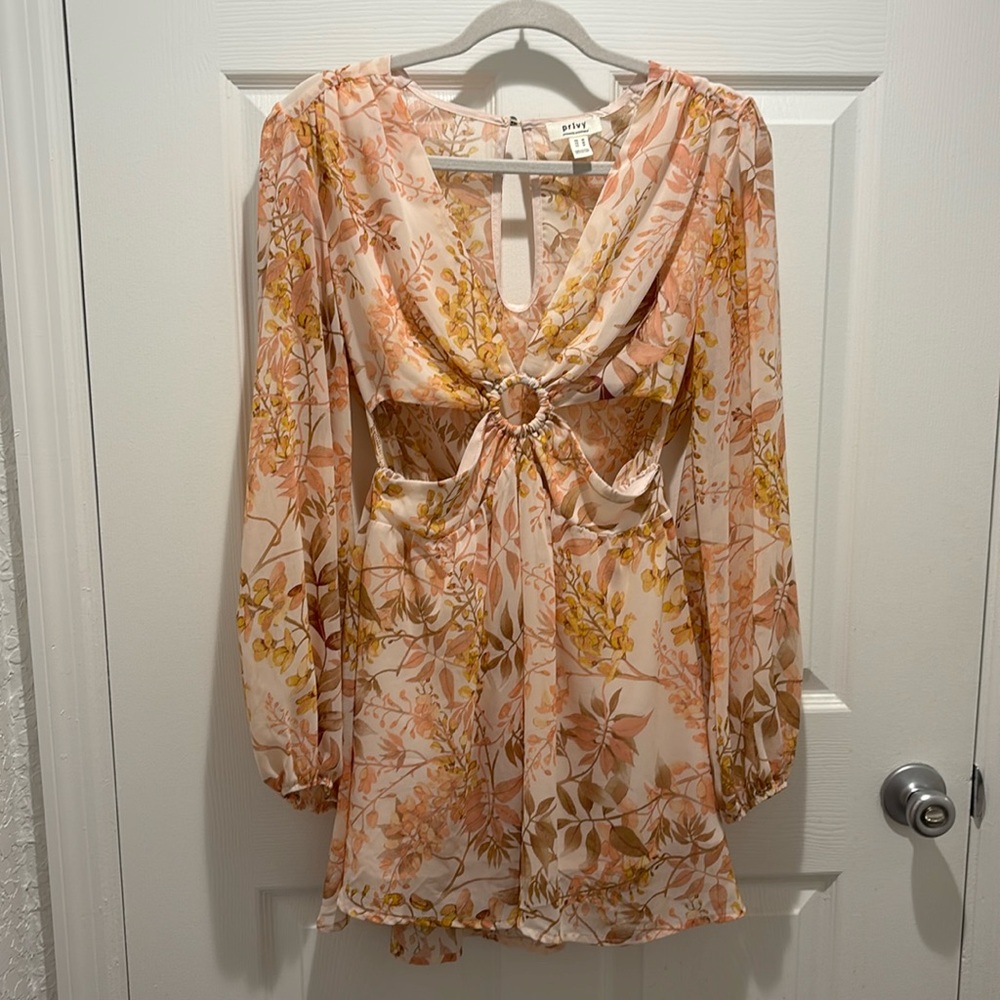 Womens Cut out Floral dress Size M